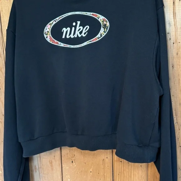 Nike Women’s Black Floral Crop Hoodie Sweatshirt Pullover Medium - Picture 4 of 8